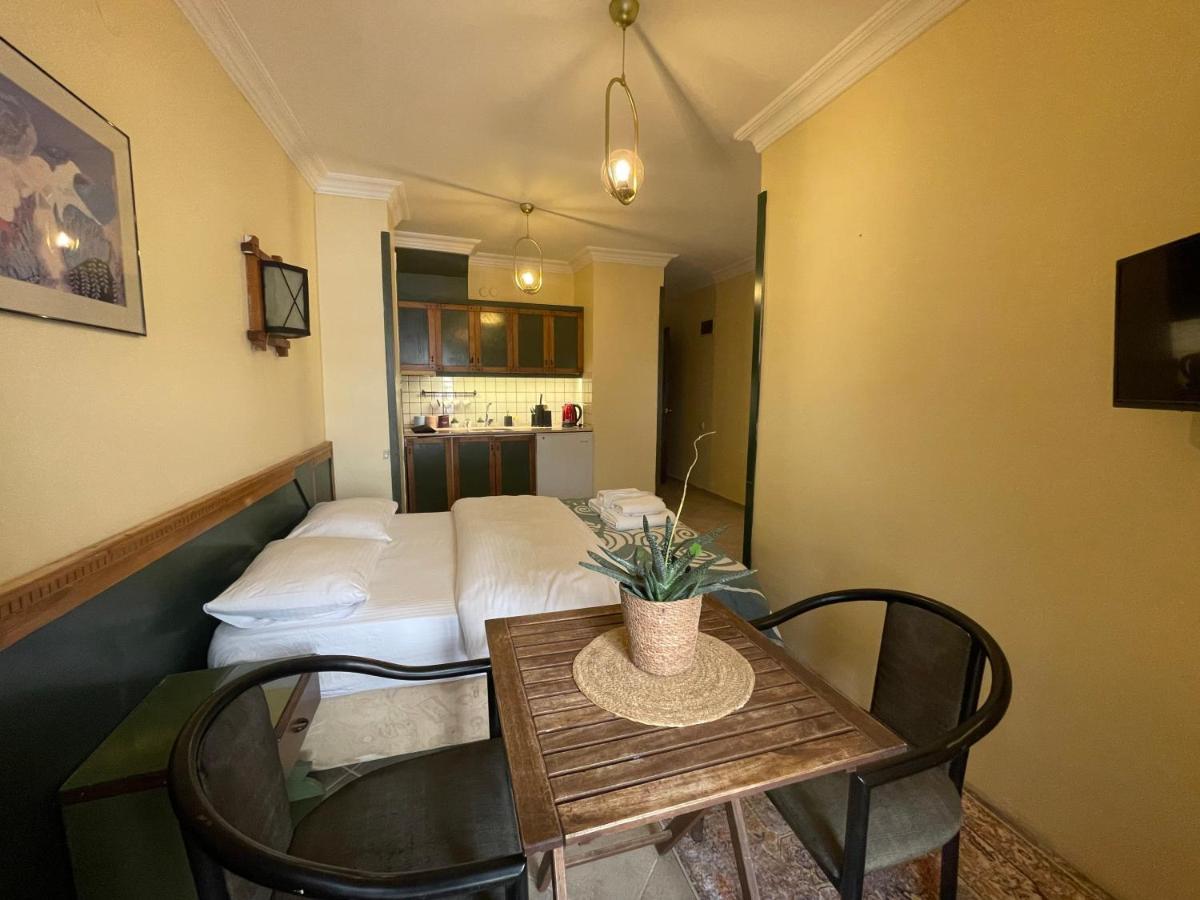 Amphora Rooms Foca Εξωτερικό φωτογραφία