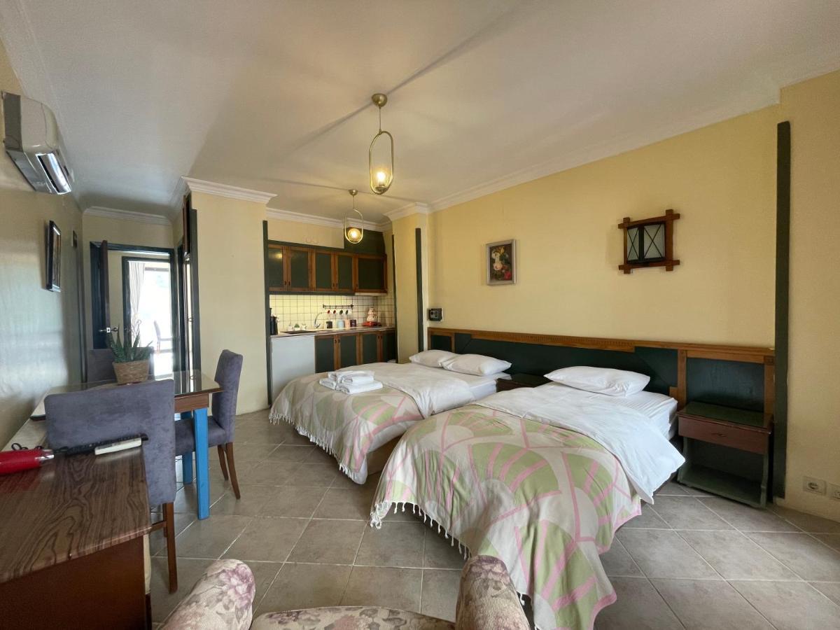 Amphora Rooms Foca Εξωτερικό φωτογραφία